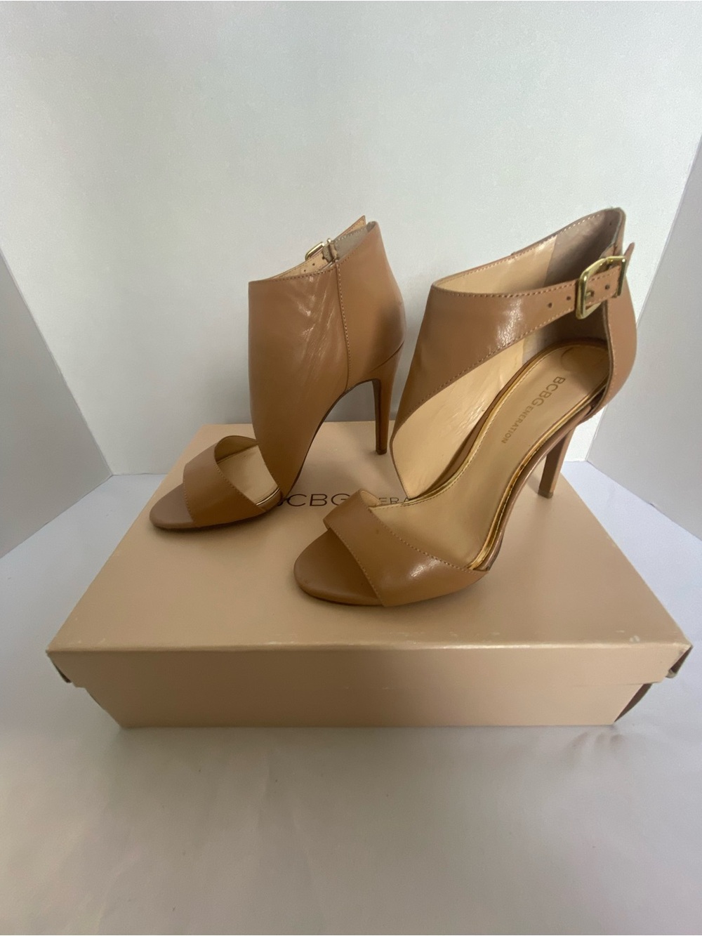 BCBGMaxAzria Women’s Tan Open-Toe Ankle Strap Stiletto Heels